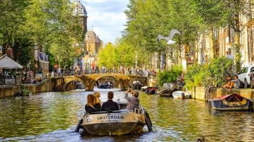 Top 5 Reasons to Study Abroad in Amsterdam Top 5 Reasons to Study Abroad in Amsterdam
