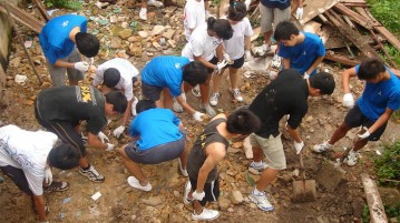 What is Service Learning? Why is it an Important Part of Your Education? | Study and Go Abroad