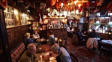 British Pub Etiquette and Top Historic Pubs to Visit